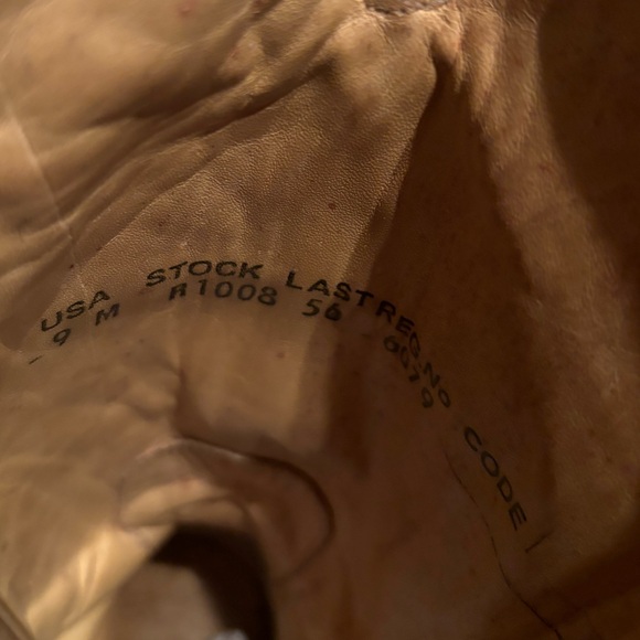 Vintage Corral Western Cowboy Boots with Cross Design - Picture 9 of 9